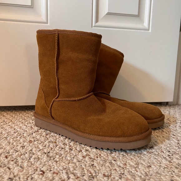 Women’s Short Koolabura by Ugg - Picture 2 of 5